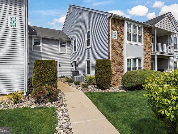2nd image of 995 Scotswood Ct #B