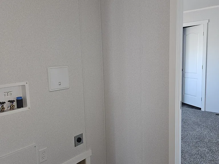 200 W Hawthorne St #114 — Photo 9