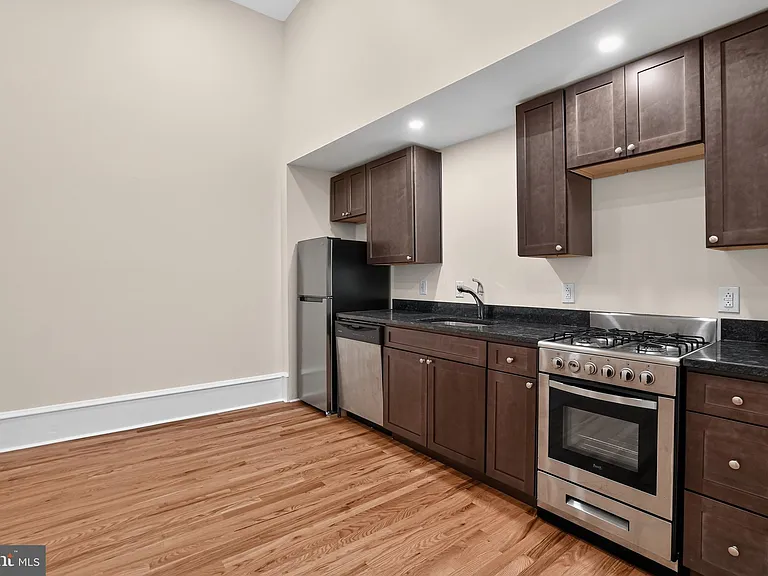2008 Spruce St #1M — Photo 6