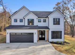 521 Burton Rd, Greer, SC 29651