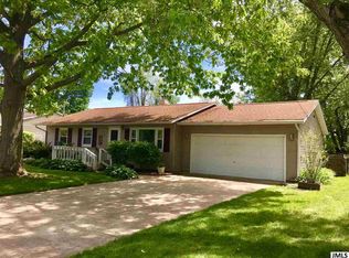 5505 Sherwood Dr, Jackson, MI 49201