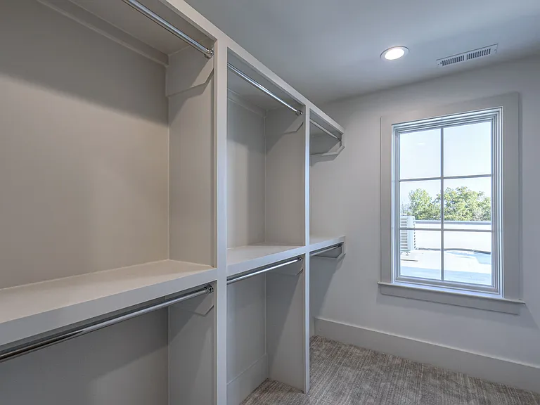 1025 Southwalk Dr — Photo 29