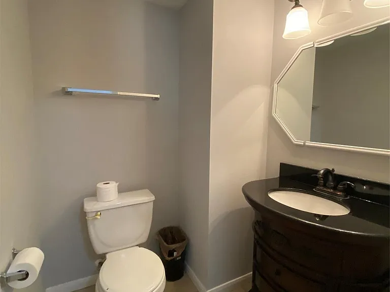 7 W Cottage Green St — Photo 15