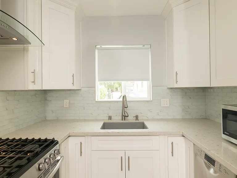 5182 Canoga Ave — Photo 18
