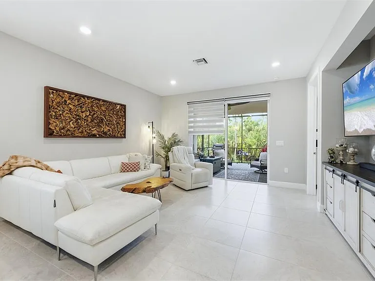 25029 Pearl Lake Cir — Photo 17