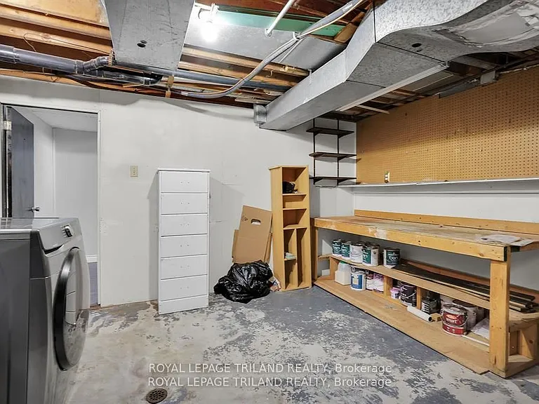 624 Wonderland Rd N — Photo 13