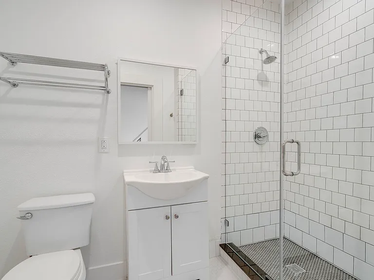 5800 Oram St #5800 — Photo 23