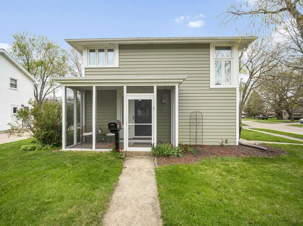 736 N Cumberland ROAD, Waukesha, WI 53188
