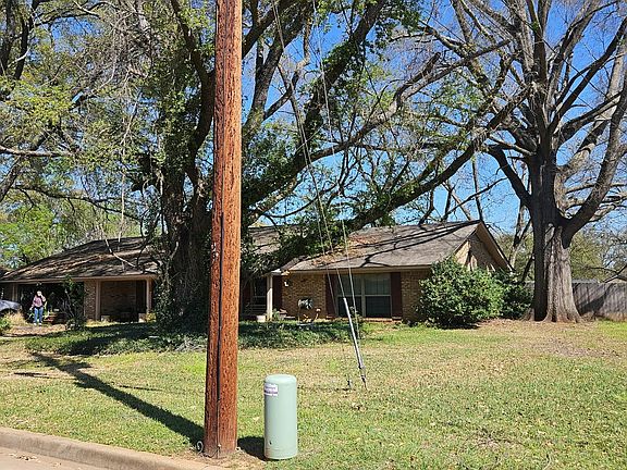 2nd image of 1822 Beth Dr