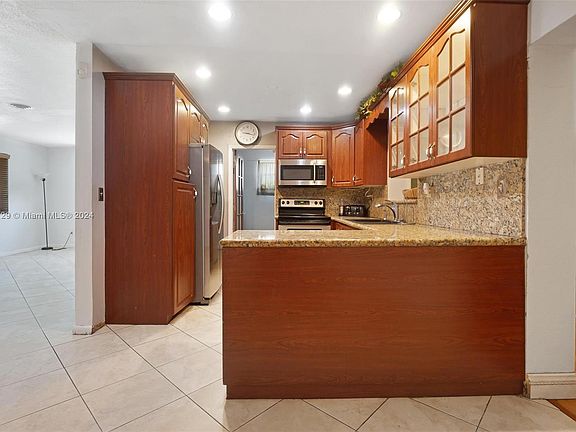 5th image of 20875 NW 1st Ave