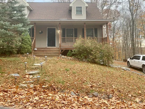 1008 Cheroquee Ter, Lake Ariel, PA 18436