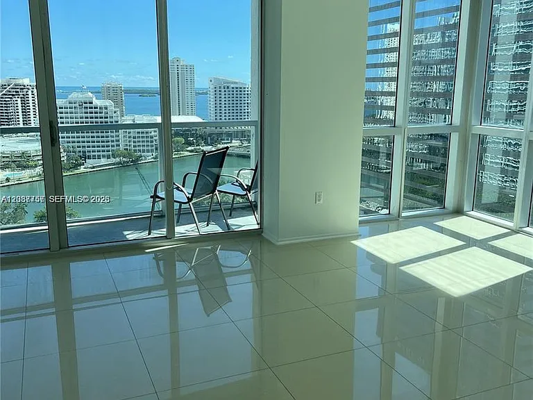 500 Brickell Ave #2102 — Photo 3
