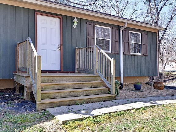 4th image of 101 Macon Cir