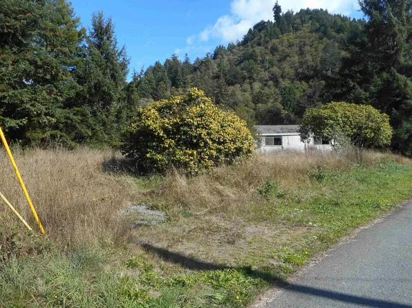 34 Duncan Rd, Klamath, CA 95548