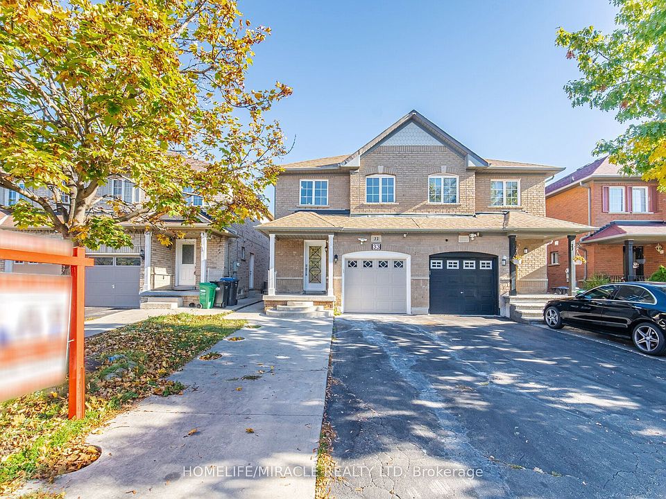1st image of 33 Ridgefield Ct