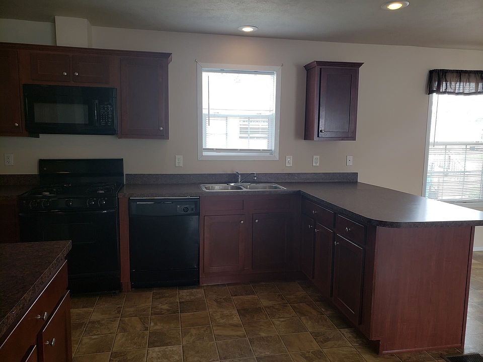 2nd image of 9900 Townsquare Blvd #4