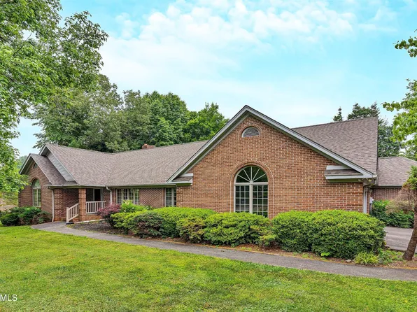 521 Wedgwood Dr, Alcoa, TN 37701