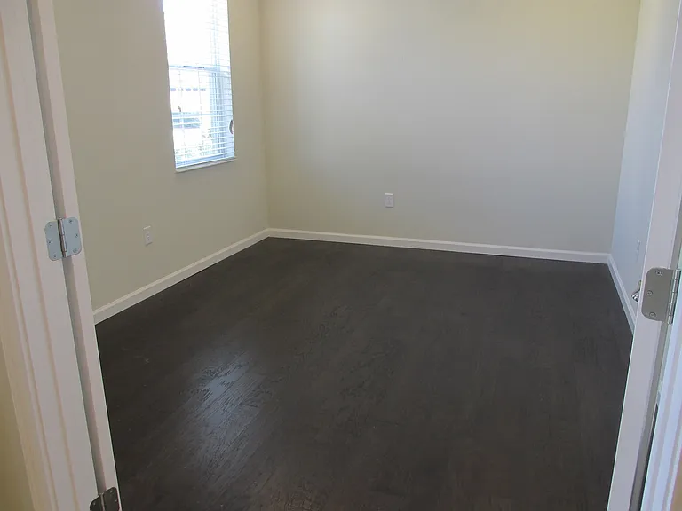 2404 Sabastian St — Photo 6