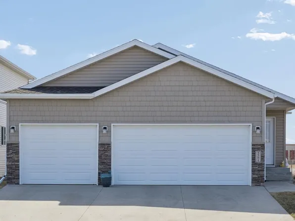 5594 Justice Dr S, Fargo, ND 58104