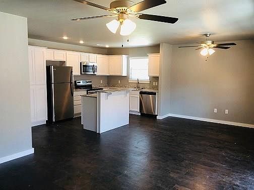 5th image of 2827 W Lakewood Dr