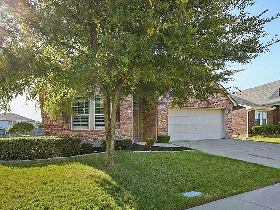 3rd image of 4232 Fall Creek Dr