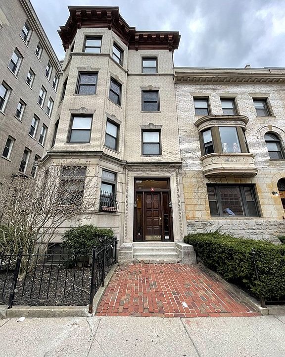 1st image of 65 Hemenway St APT 6