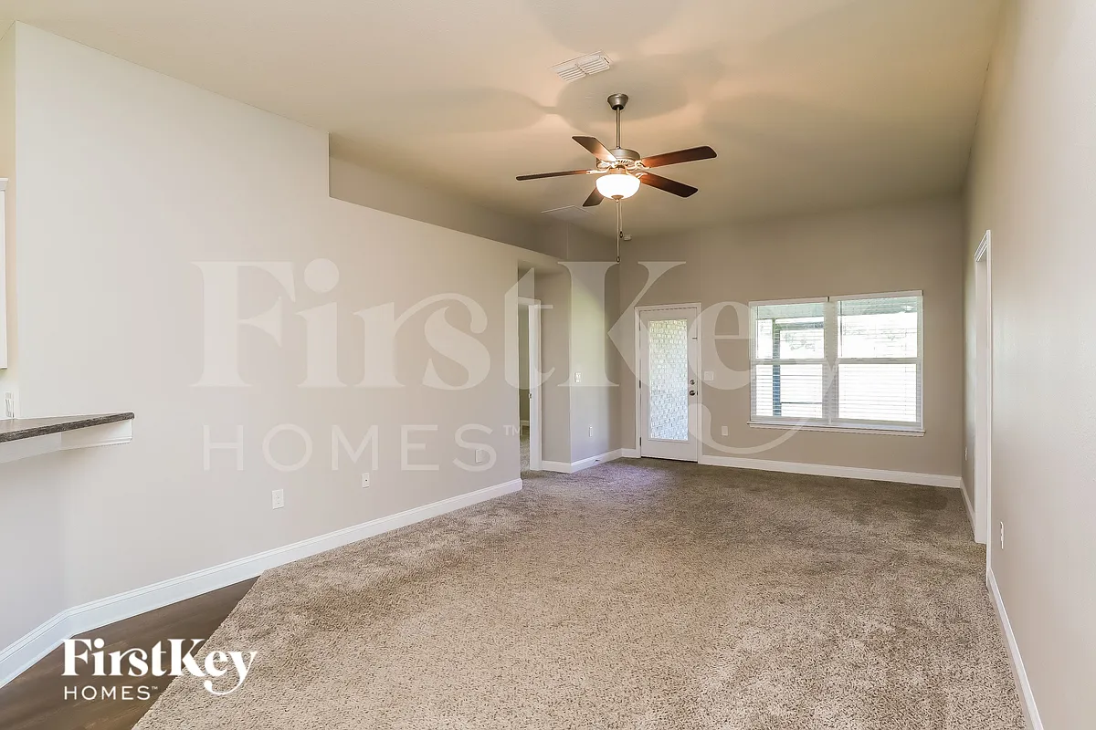 Building Photo - 78109 Saddle Rock Rd