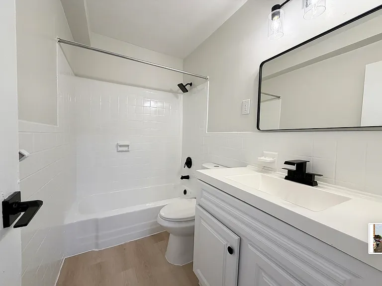 1225 Kennedy Blvd #2I — Photo 5