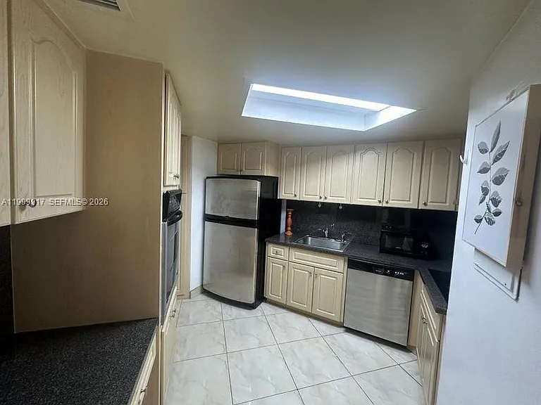 801 Brickell Bay Dr #1971 — Photo 5