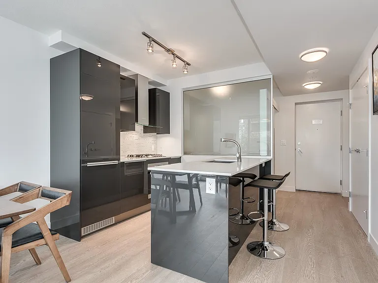 1283 Howe St #408 — Photo 5