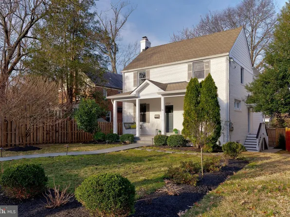 4704 44th St NW, Washington, DC 20016