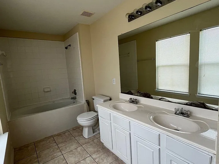 15202 Lynford Crest Dr — Photo 37