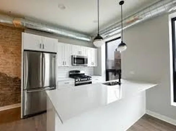 1523 W Chicago Ave #203, Chicago, IL 60642