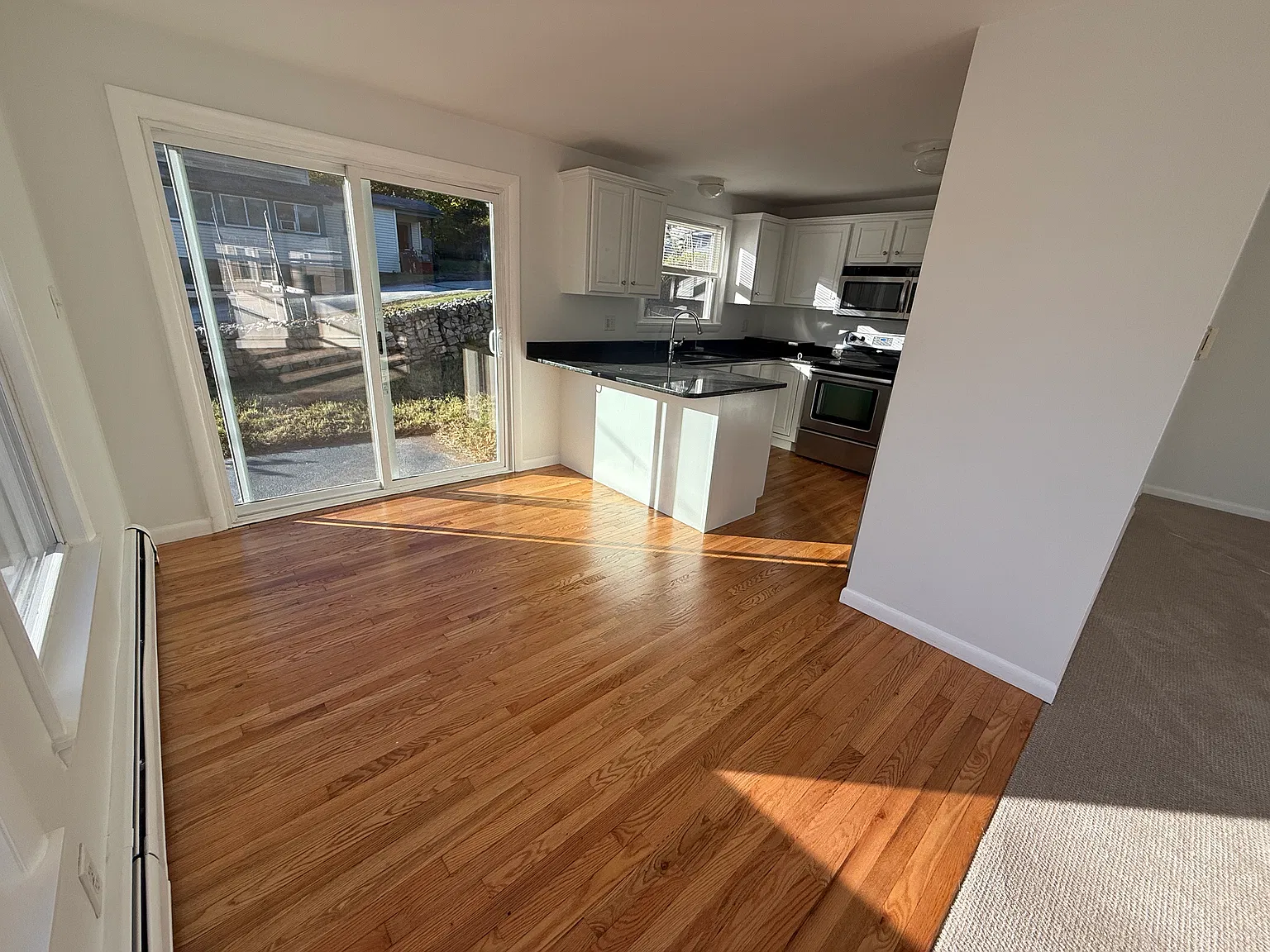 2 bed, 938 sqft, $2,500 — Photo 2