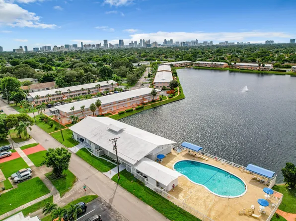 815 SW 10th Terrace #17V, Hallandale Beach, FL 33009