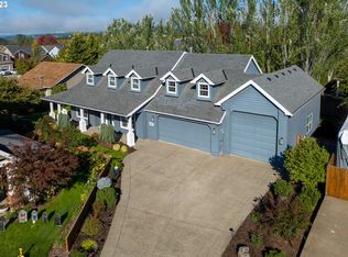 127 W Hazelnut Dr, Newberg, OR 97132