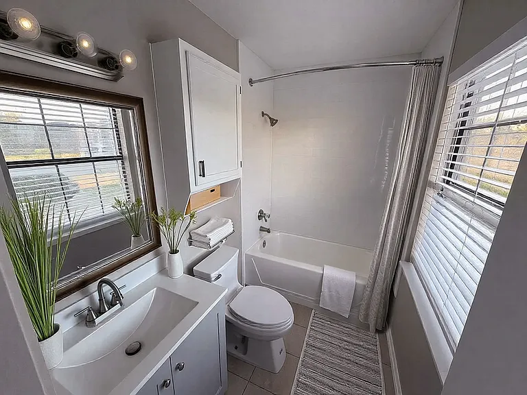 411 Dollins St — Photo 6