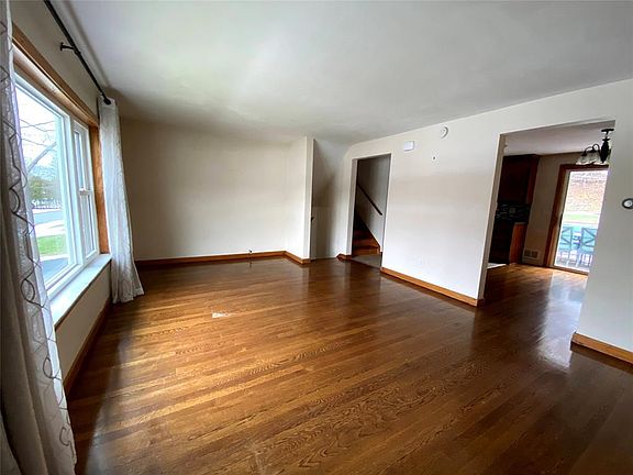 4th image of 817 Case Dr