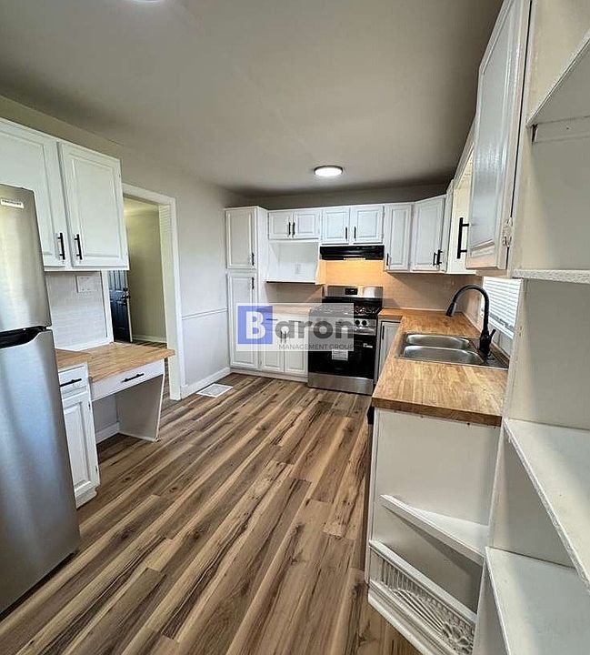 1st image of 2304 Grant St