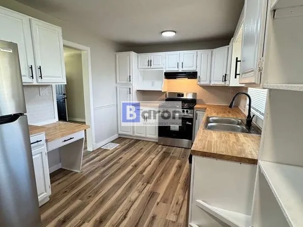 2304 Grant St, Elkhart, IN 46514