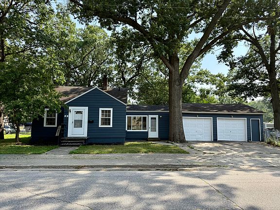 3rd image of 101 W Maplewood Ave