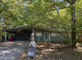 1199 Runnymede Ln, Macon, GA 31220