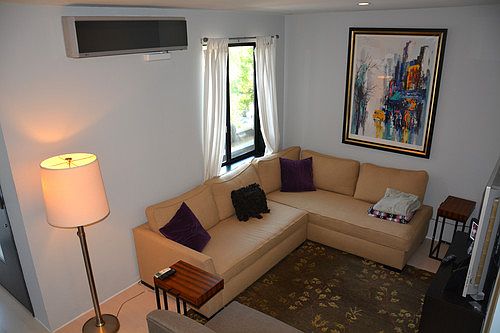 2nd image of 2121 Columbia St #1