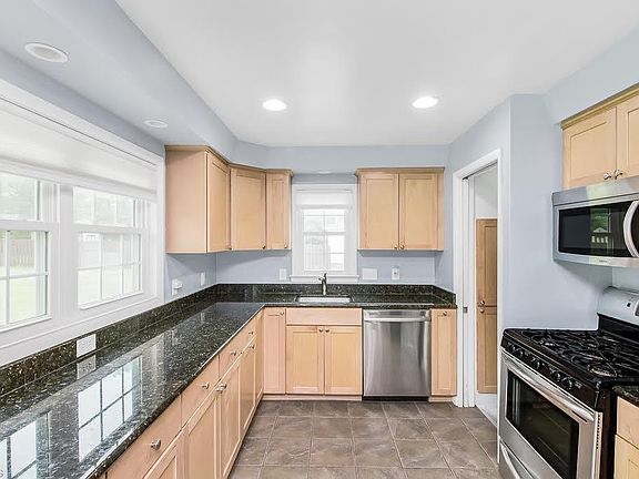 2nd image of 10809 Gregory Ln