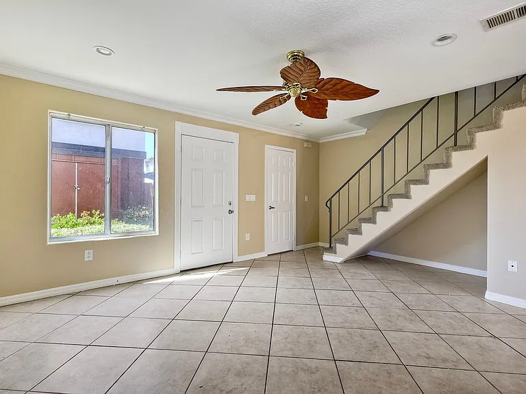 447 S Lincoln Ave — Photo 5