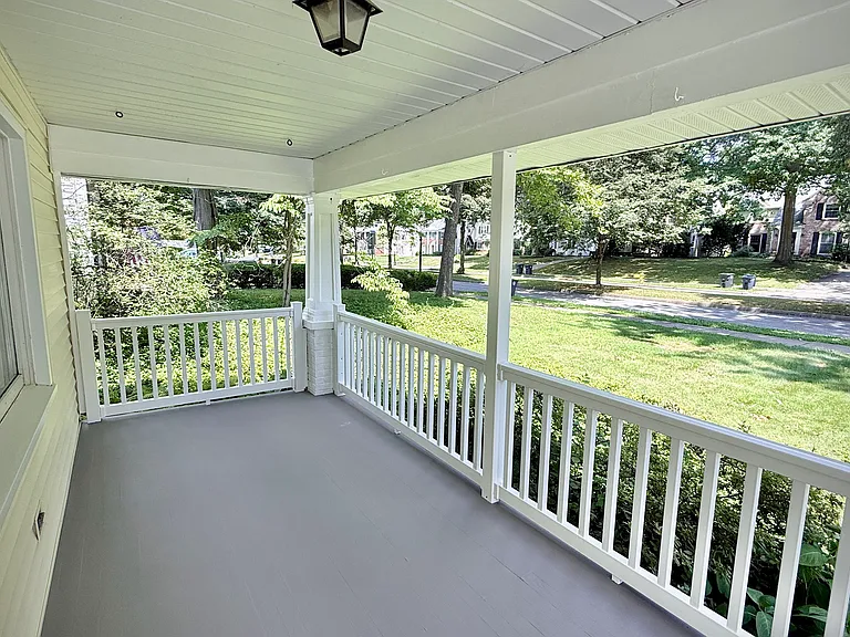 284 Castle Blvd — Photo 11
