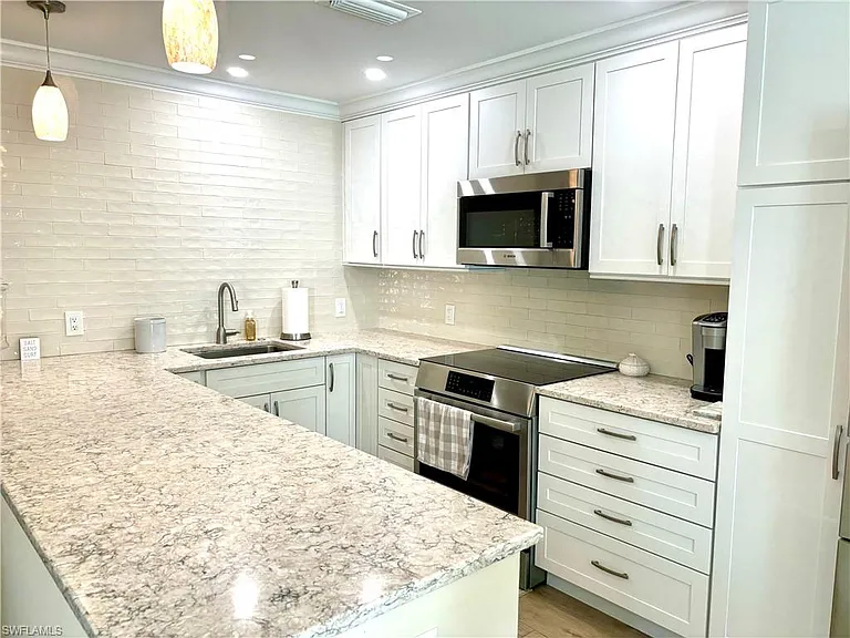1435 Curlew Ave #1 — Photo 3
