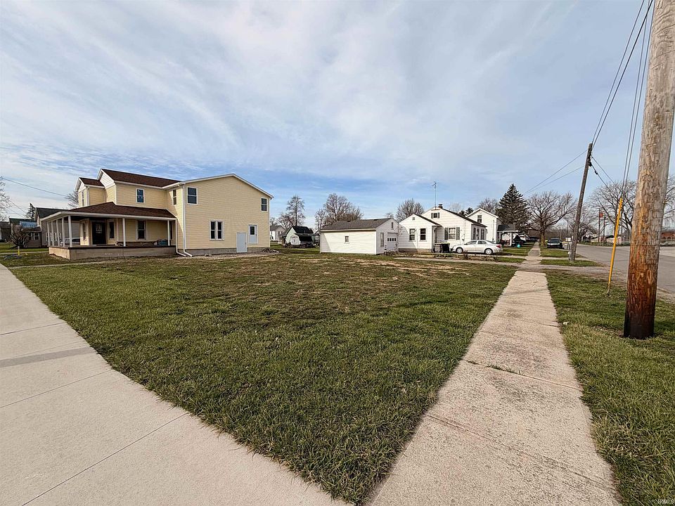 1st image of 402 S Broadway St