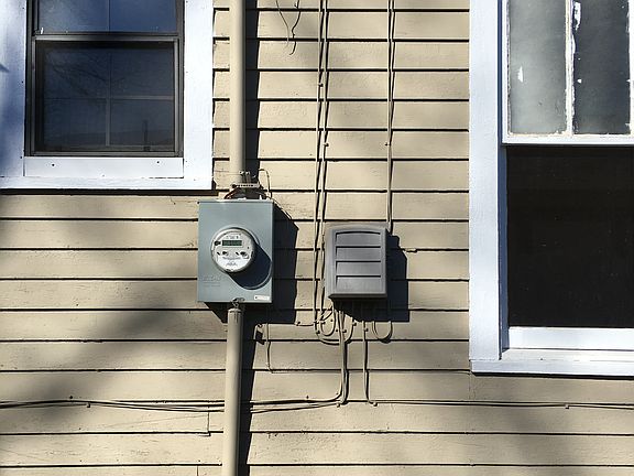 5th image of 613 NW 5th St