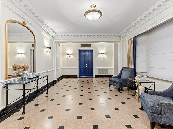 61 East 86th Street image 9 of 10